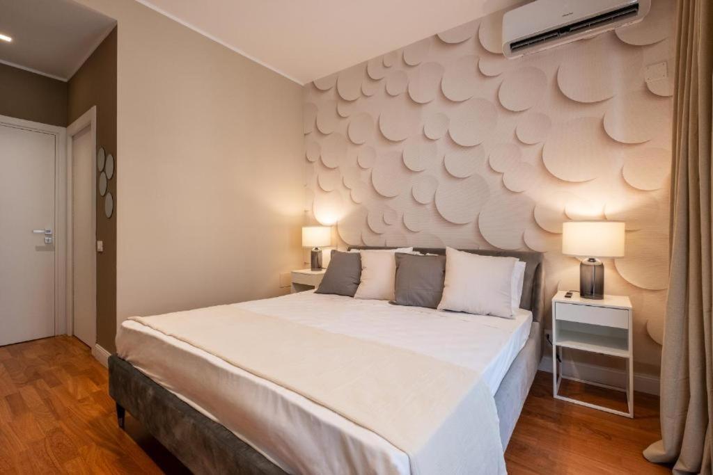 Sweet Life 2 Luxury And Design Apartment Бари Экстерьер фото
